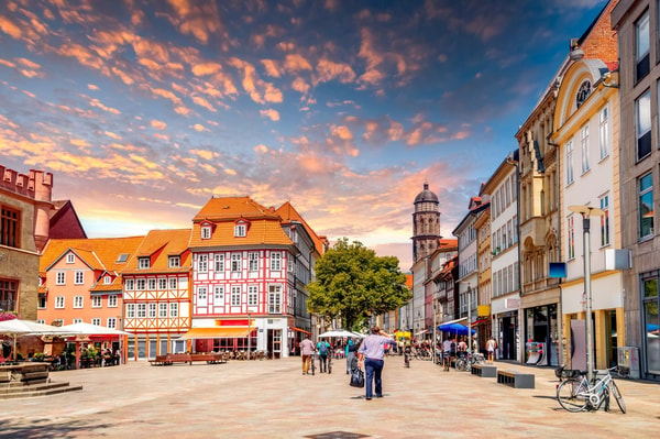 Göttinger Marktplatz bei Sonnenschein