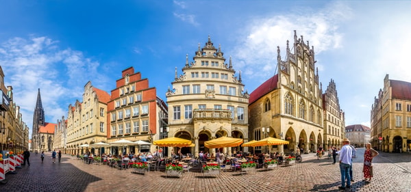 Münster Marktplatz bei Sonnenschein